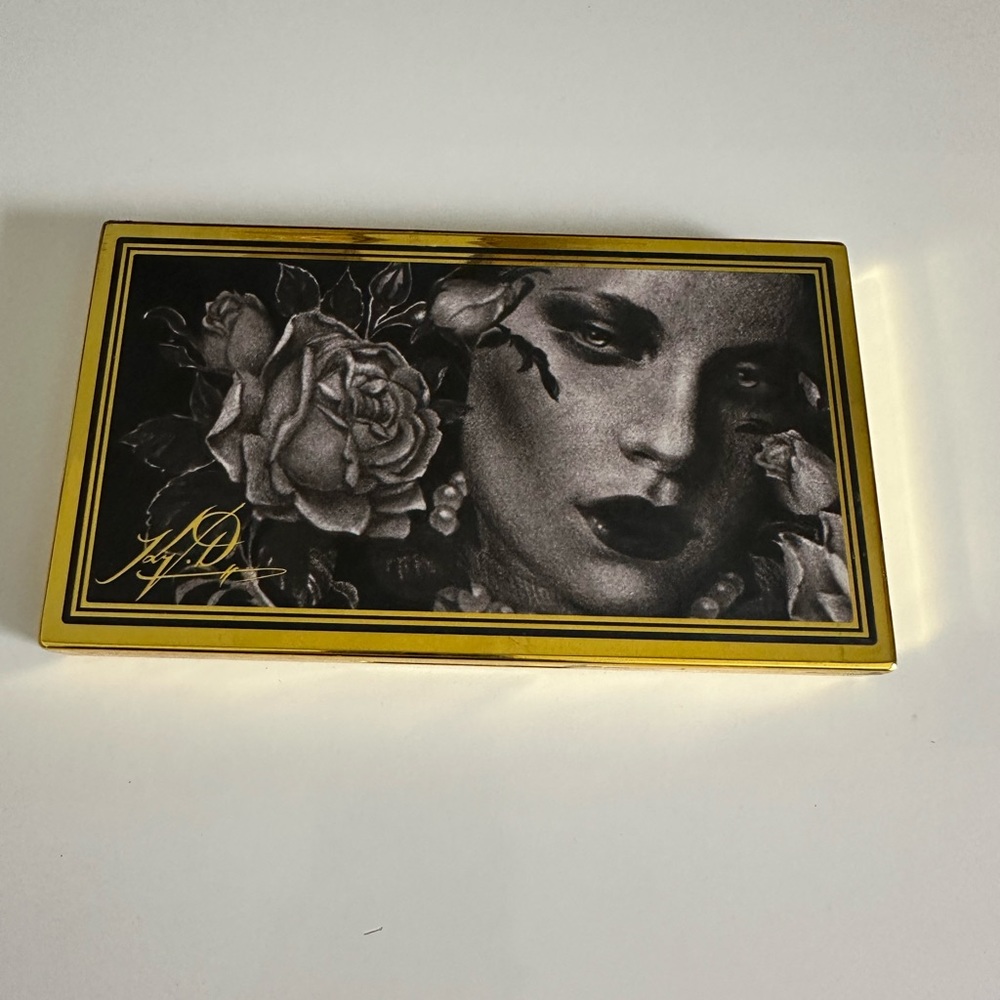 Kat Von D 10th anniversary eyeshadow palette *like new*